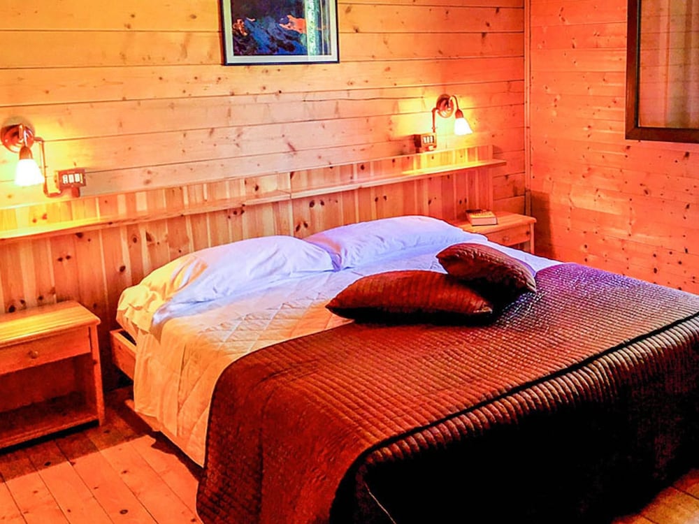 Standard Double or Twin Room, Mountain View photo 1