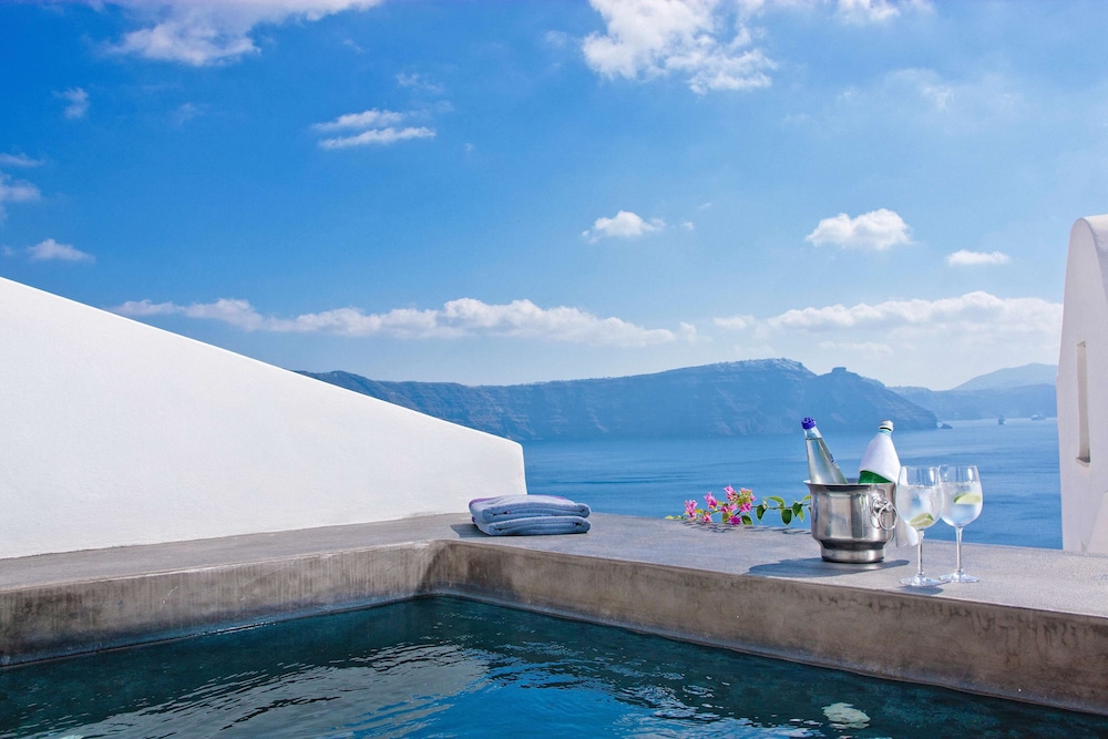 Deluxe Suite with Outdoor Hot tub - Photo 5