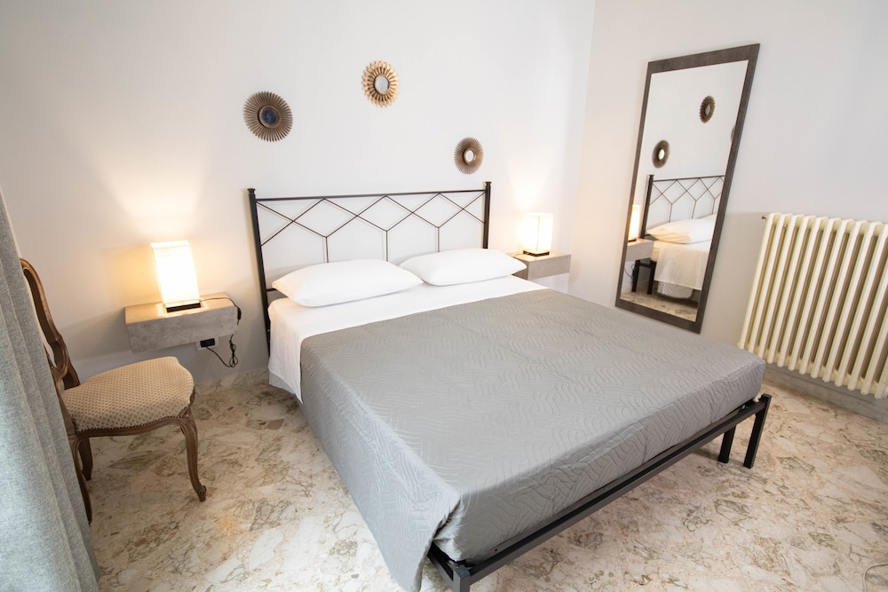 Superior Double Room, 1 Queen Bed, Balcony photo 2