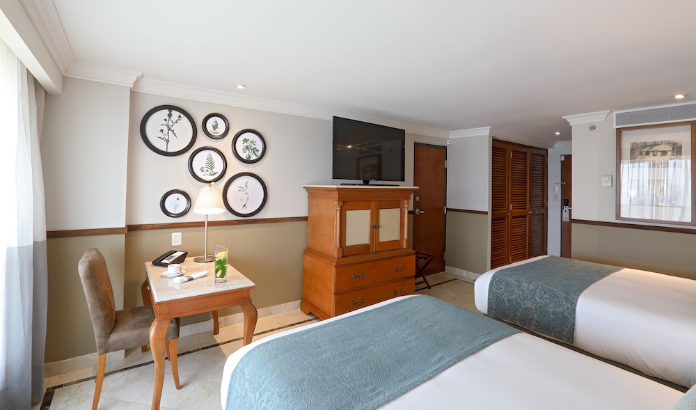Club Room, 2 Double Beds - Photo 1