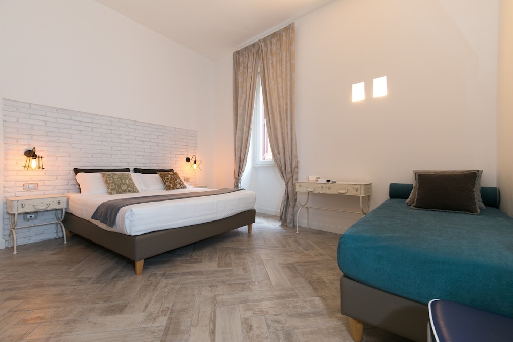 Luxury Triple Room, Multiple Beds photo 3