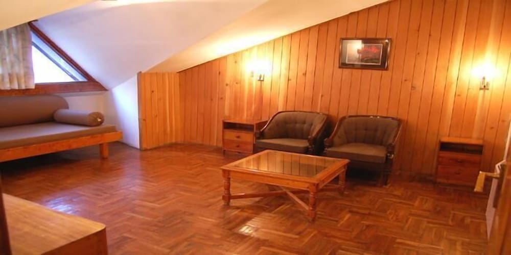 Suite - Photo 3