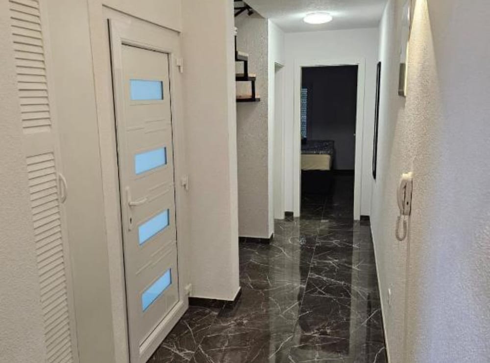 Apartment (Three Bedroom Apartment) photo 2