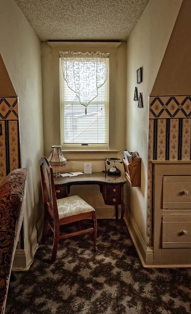 Goldfield Suite photo 3