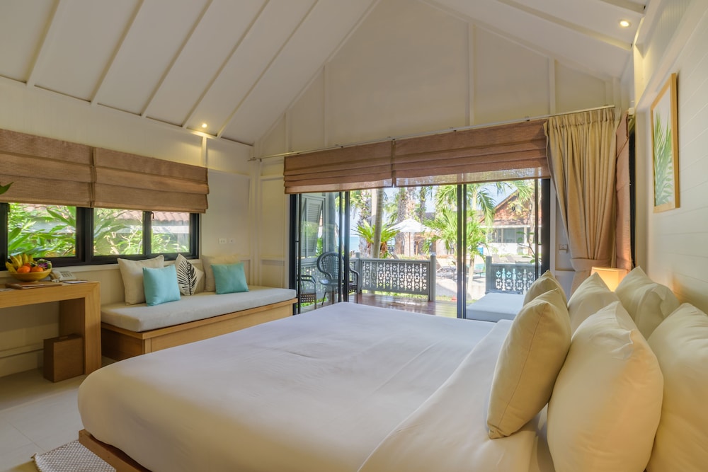 Villa, 1 King Bed, Pool View, Beachside - Photo 4