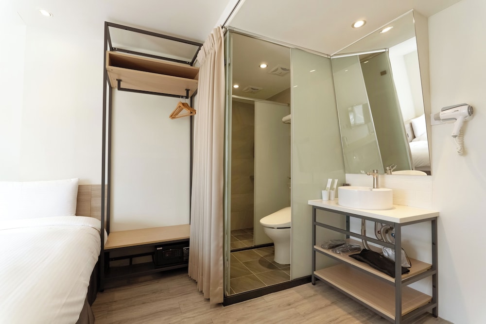 Economy Twin Room - Photo 1