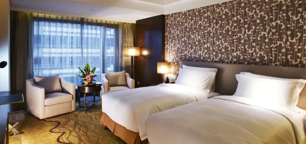 Superior Room, 2 Twin Beds, City View photo 2