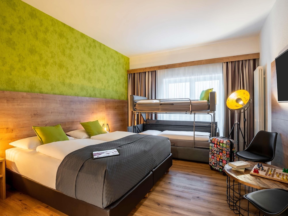 Standard Family Modern Twin Room photo 1