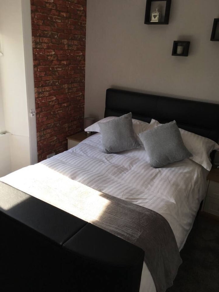 Apartment - Photo 2