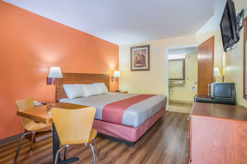Room, 1 King Bed, Accessible, Non Smoking