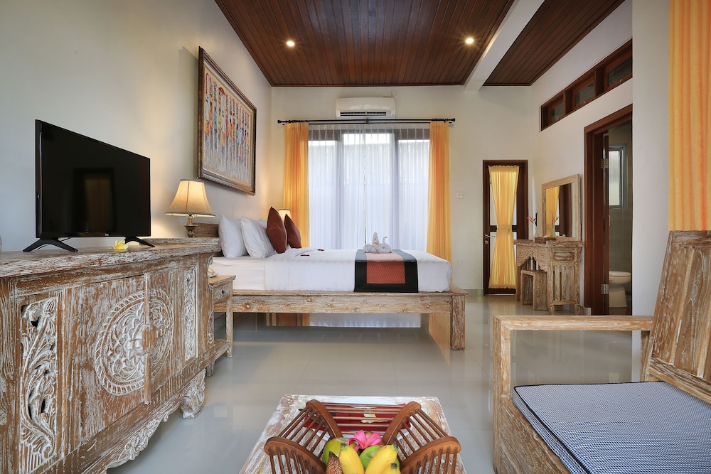 Deluxe Room, 1 King Bed, Garden View