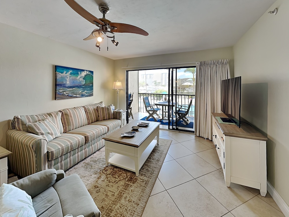 Condo (2 Bedrooms) photo 1