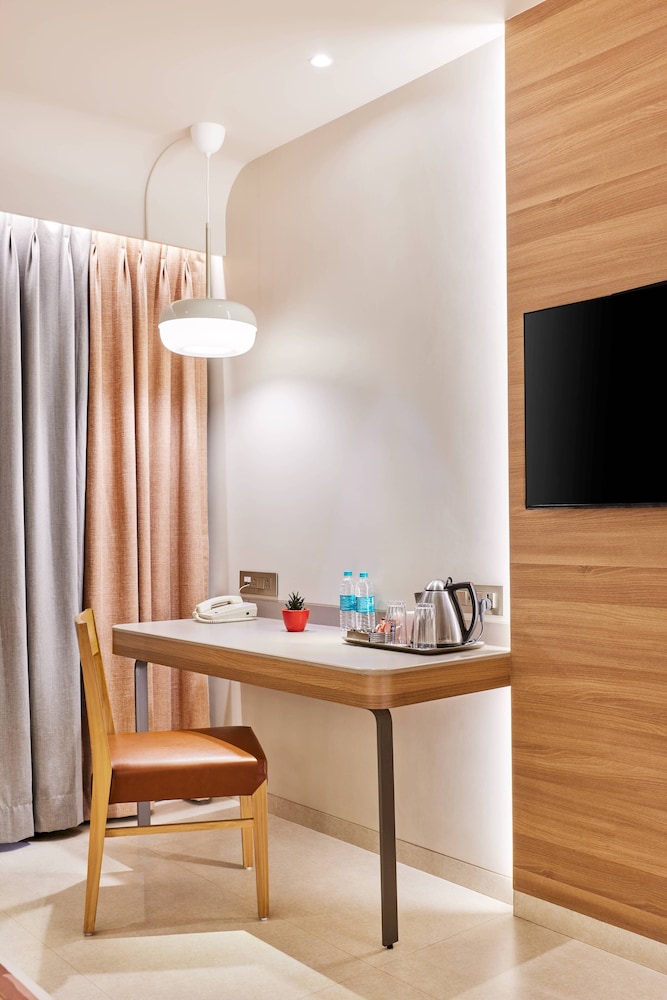 Deluxe Room - Photo 10