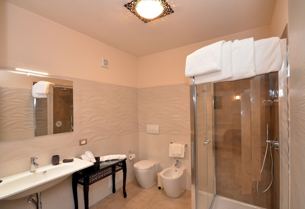 Comfort Double Room, 1 Bedroom, Private Bathroom photo 2