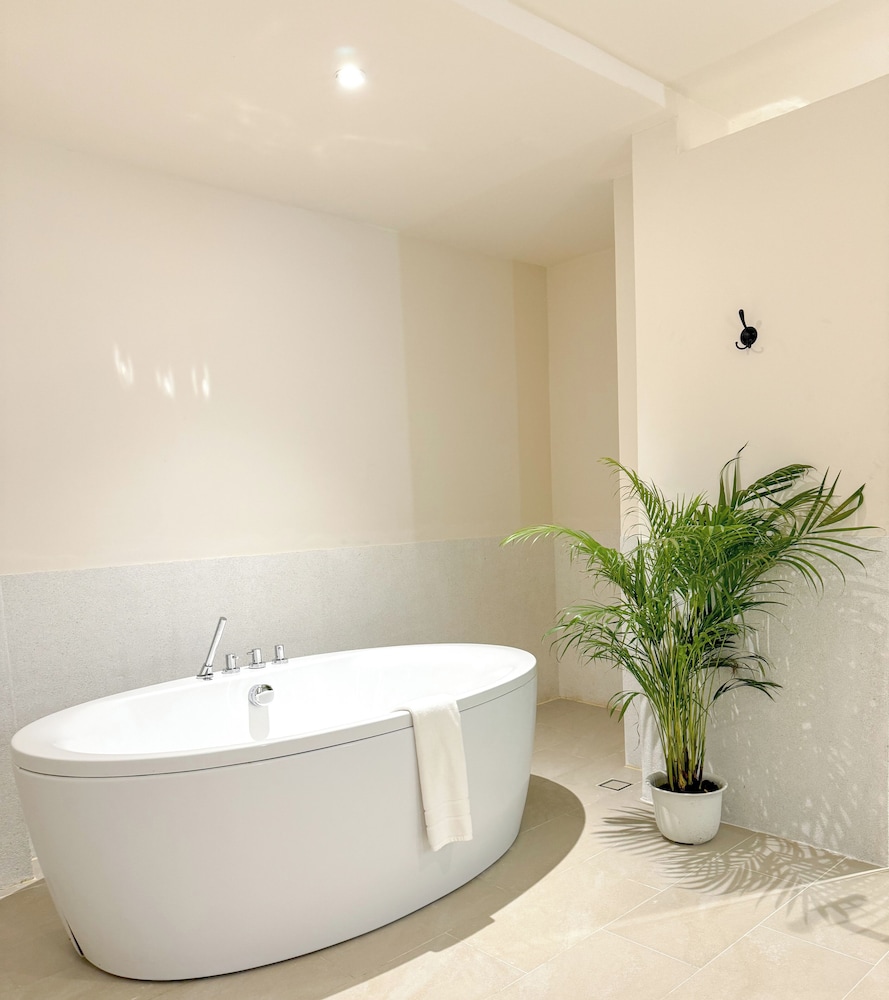 Duplex Pool Villa (Roundtrip airport transfer) - Photo 12