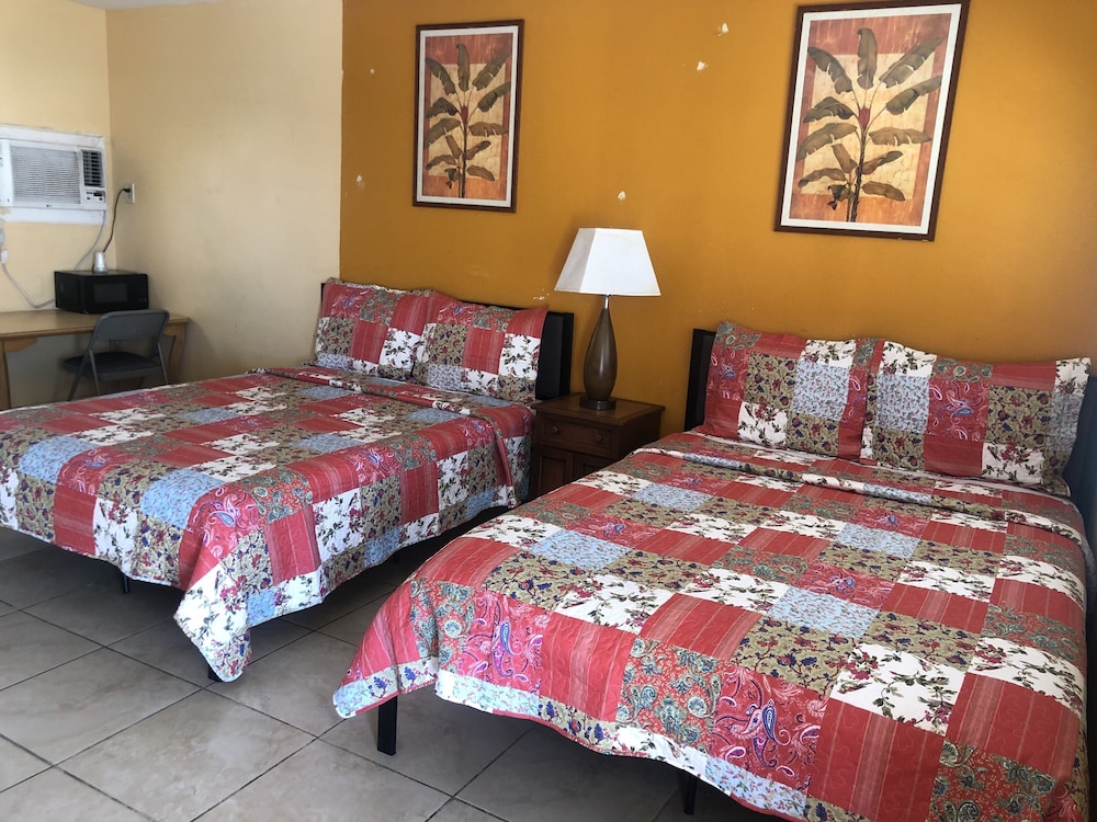 Standard Room, 2 Queen Beds photo 1