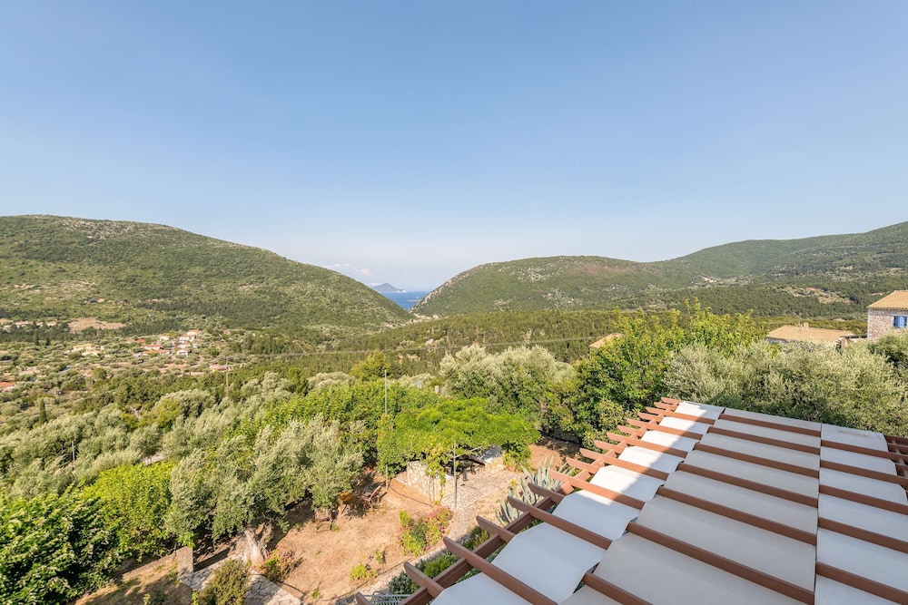 Villa photo 2
