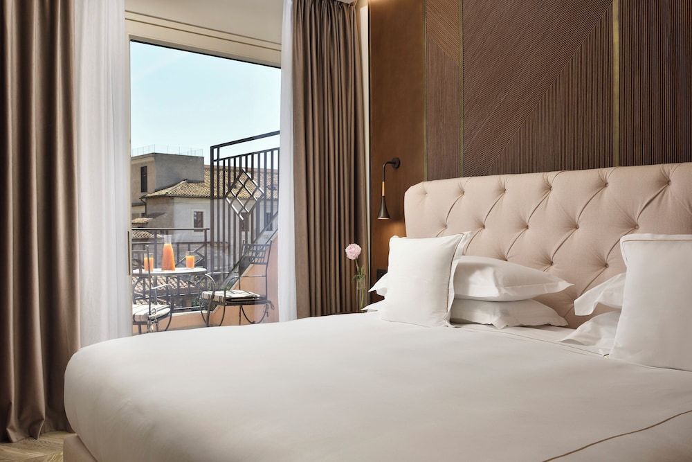 Suite with Jacuzzi Balcony City View