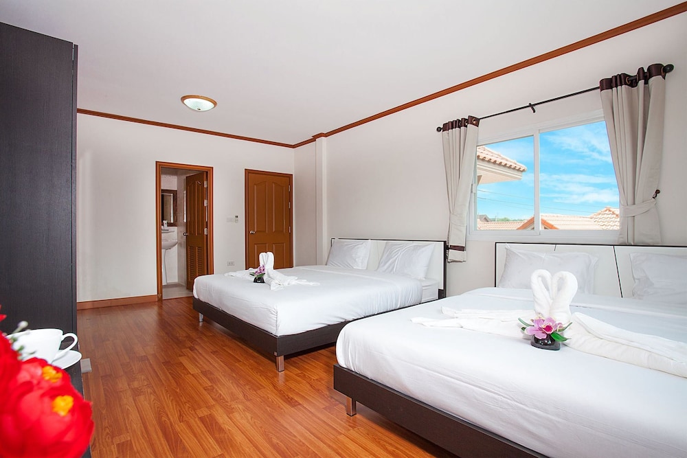 Family Jacuzzi Suite 4King 3BR