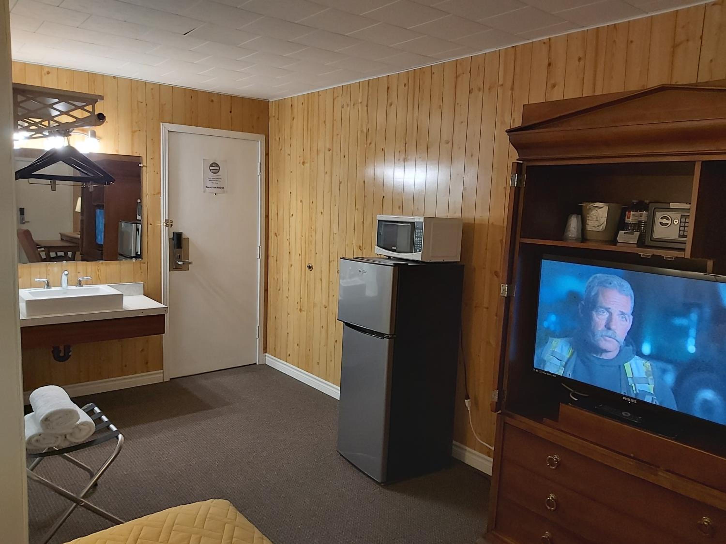 Deluxe Double Room with Two Double Beds - Non-Smoking photo 3