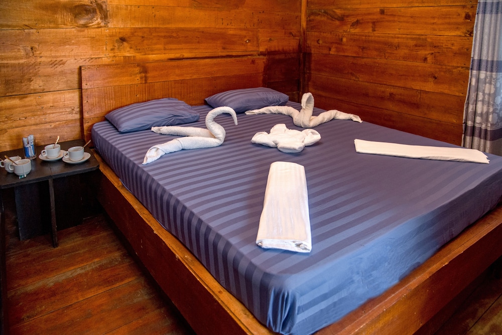 Double Room, 1 King Bed, Non Smoking, Mountain View photo 1