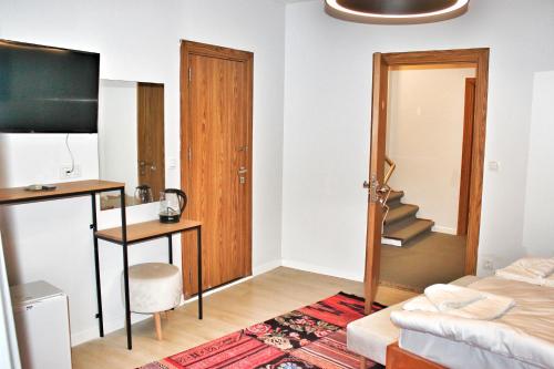 Standard Double Room photo 3