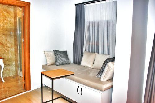 Deluxe Double Room with Balcony photo 2