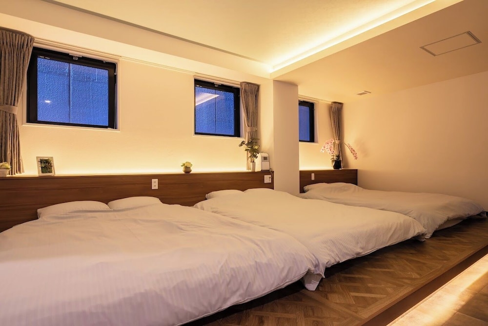 Deluxe Suite, Multiple Beds, Private Bathroom, Annex Building