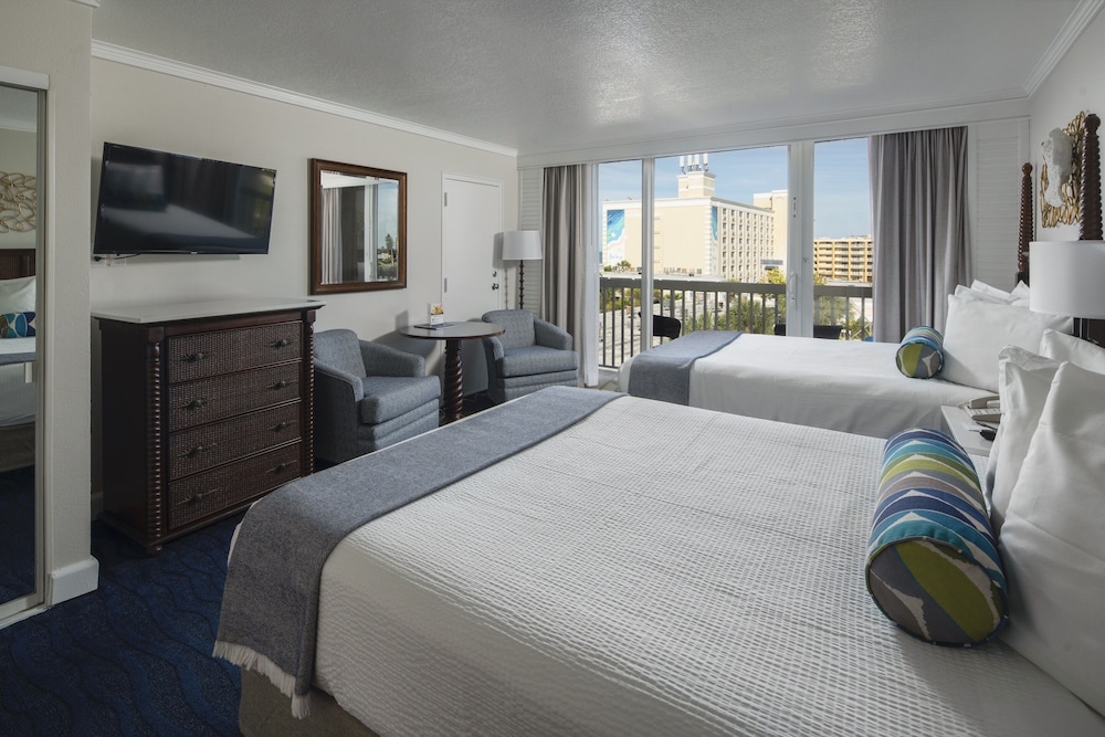 Tropical View with Balcony 2 Queen Beds - Photo 1