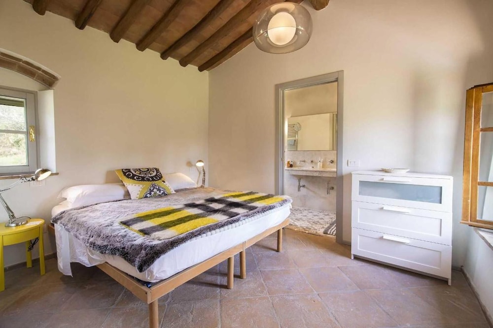 Villa photo 1