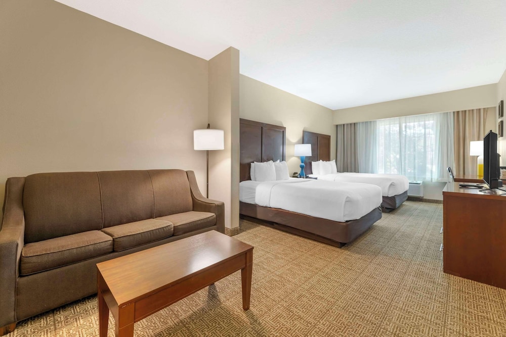 Suite, Multiple Beds, Non Smoking photo 2