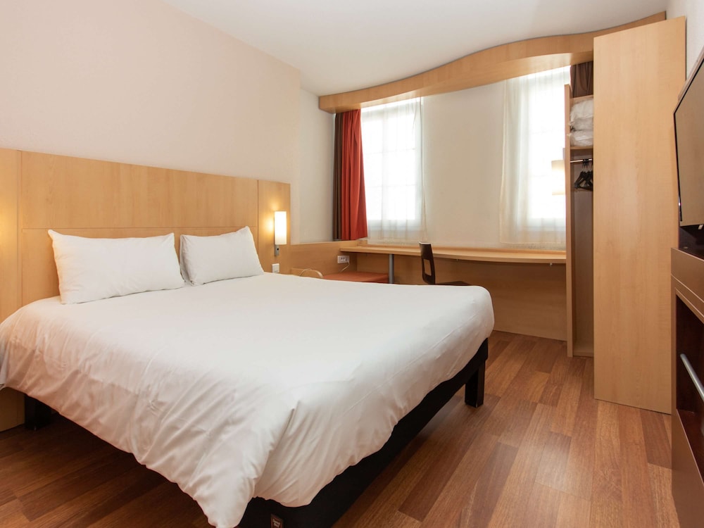Standard Room, 1 Double Bed - Photo 12