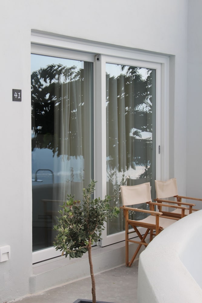 Suite, Pool View (Caldera View) - Photo 5