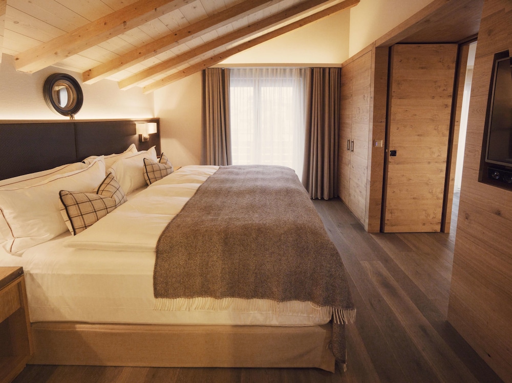Deluxe Suite (Various Bedtypes) photo 3
