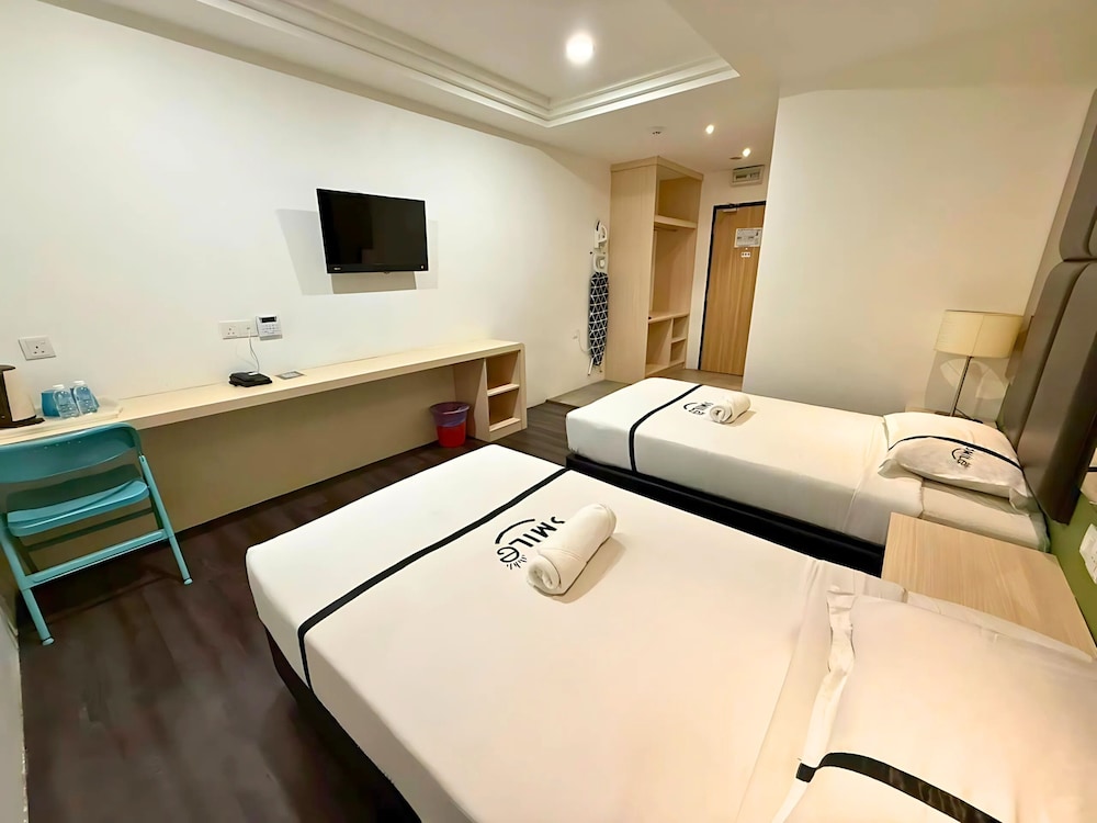 Twin Room - Photo 2