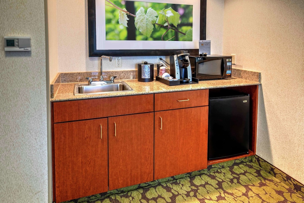 Deluxe Suite, 1 Bedroom - Photo 2