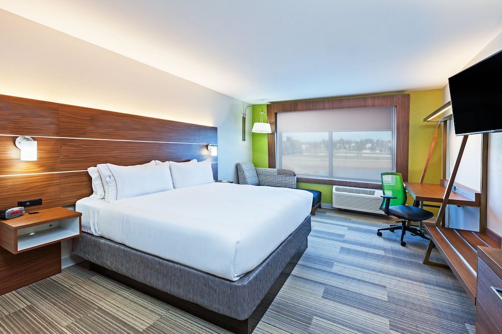 Standard Room, 1 King Bed, Accessible, Non Smoking (Communications)