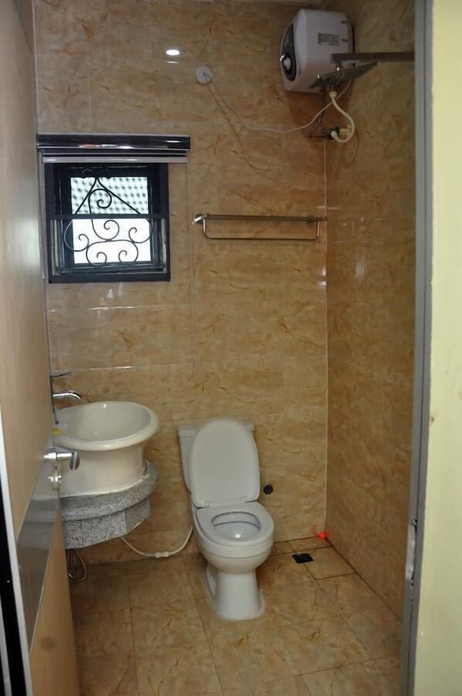 Deluxe Room - Photo 5