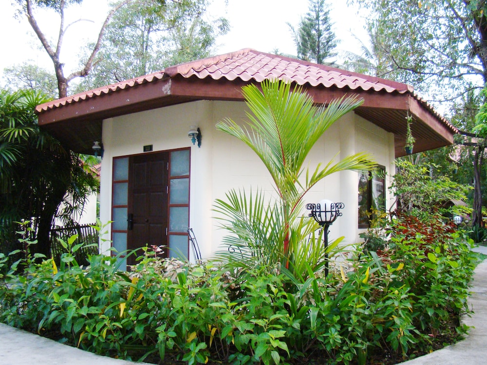 Classic Cottage - Photo 2