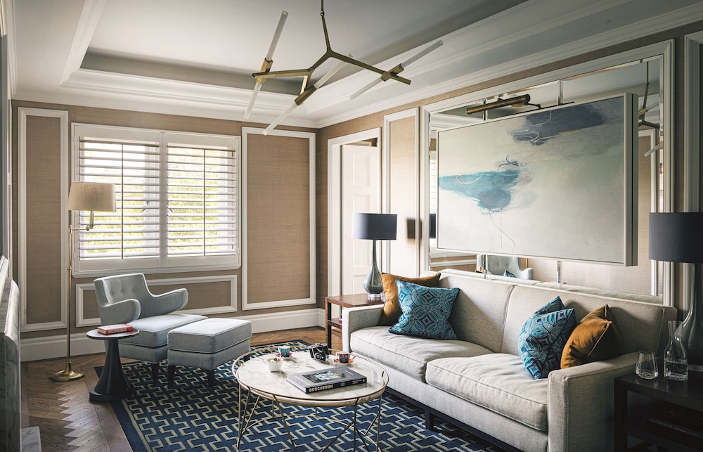 Suite, Park View, Corner