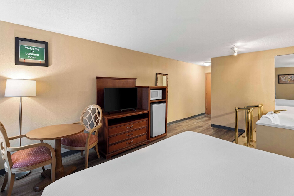 Suite, 1 King Bed, Non Smoking - Photo 1