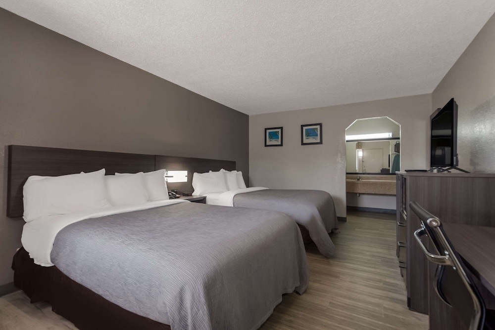 Standard Room, 2 Double Beds, Smoking photo 1