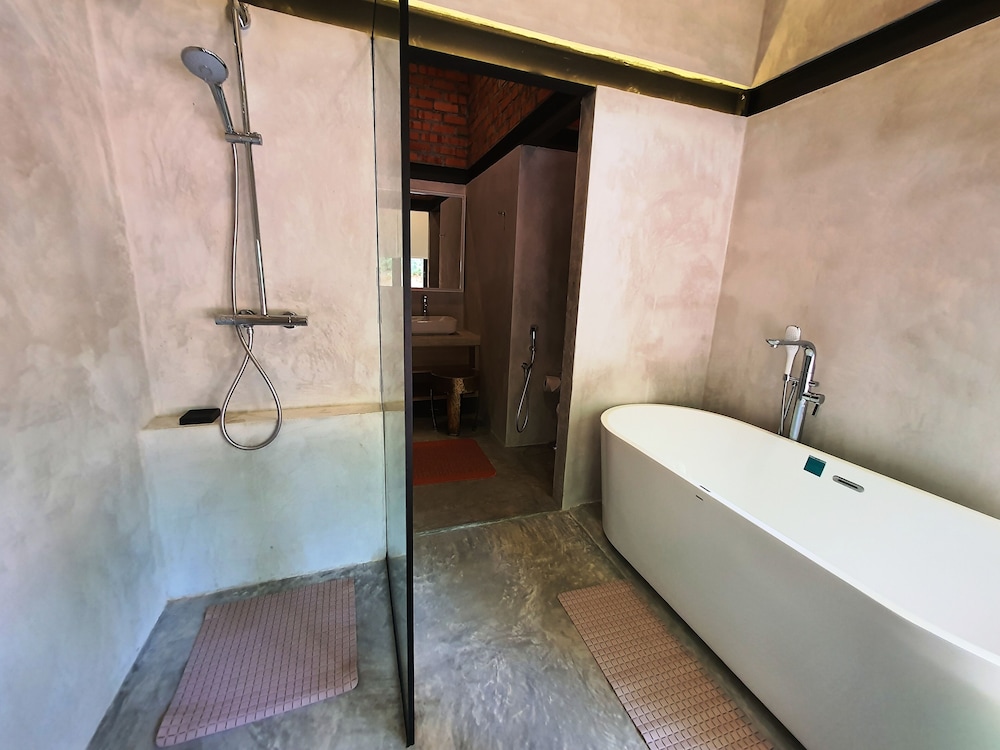 Premium Suite - Photo 21
