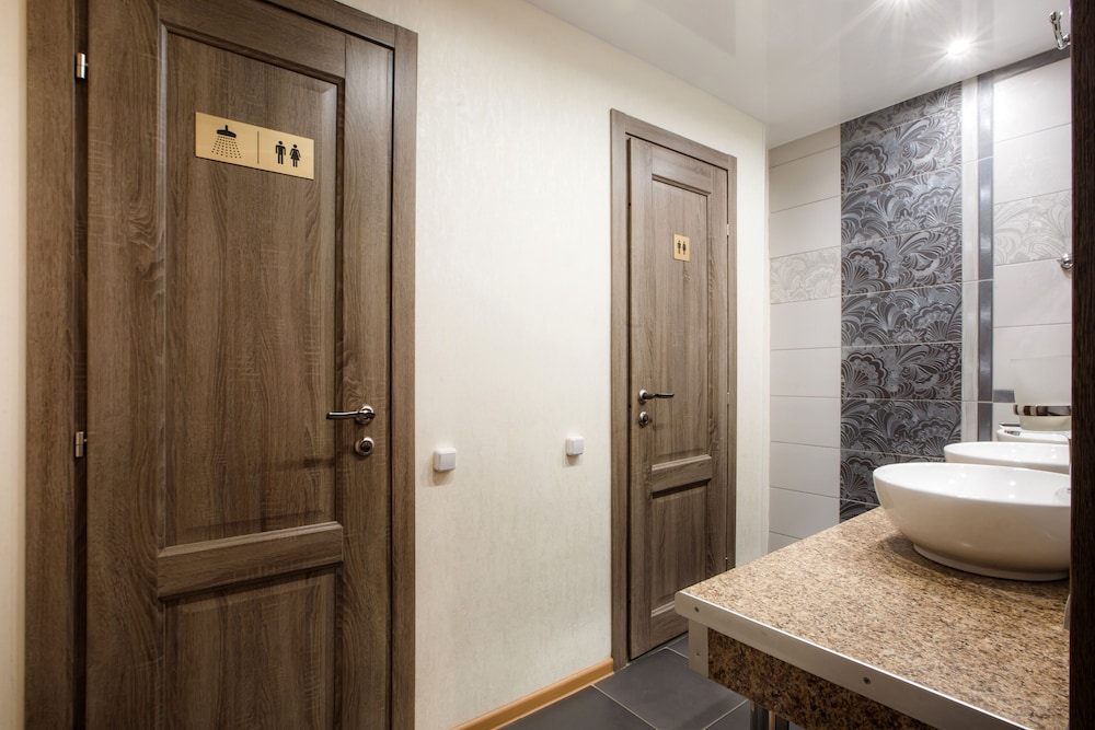 Shared Dormitory, Women only, Shared Bathroom (6 Beds) photo 2