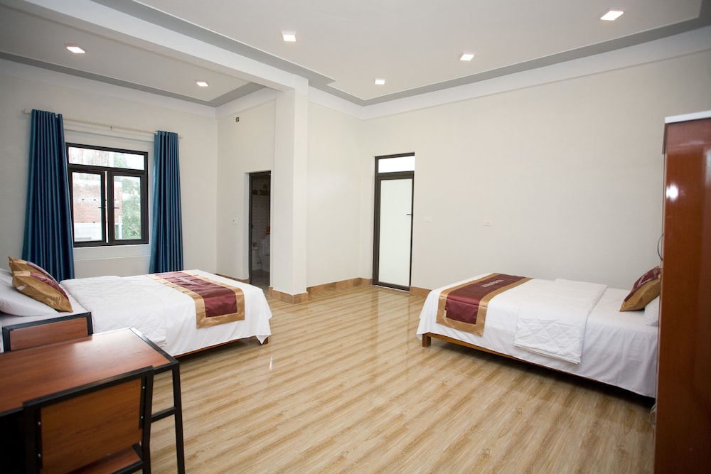 Family Room, Mountain View - Photo 7
