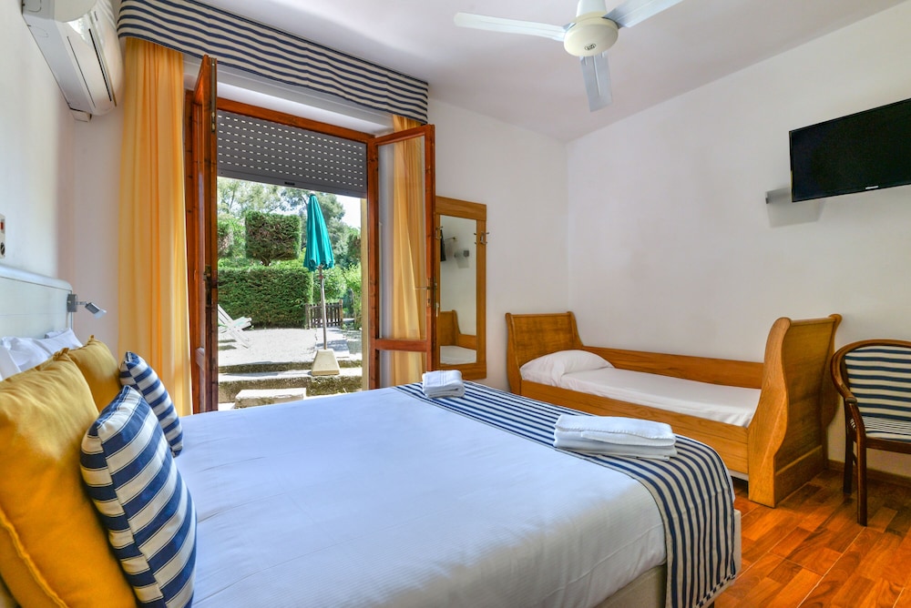 Basic Double Room - Photo 11