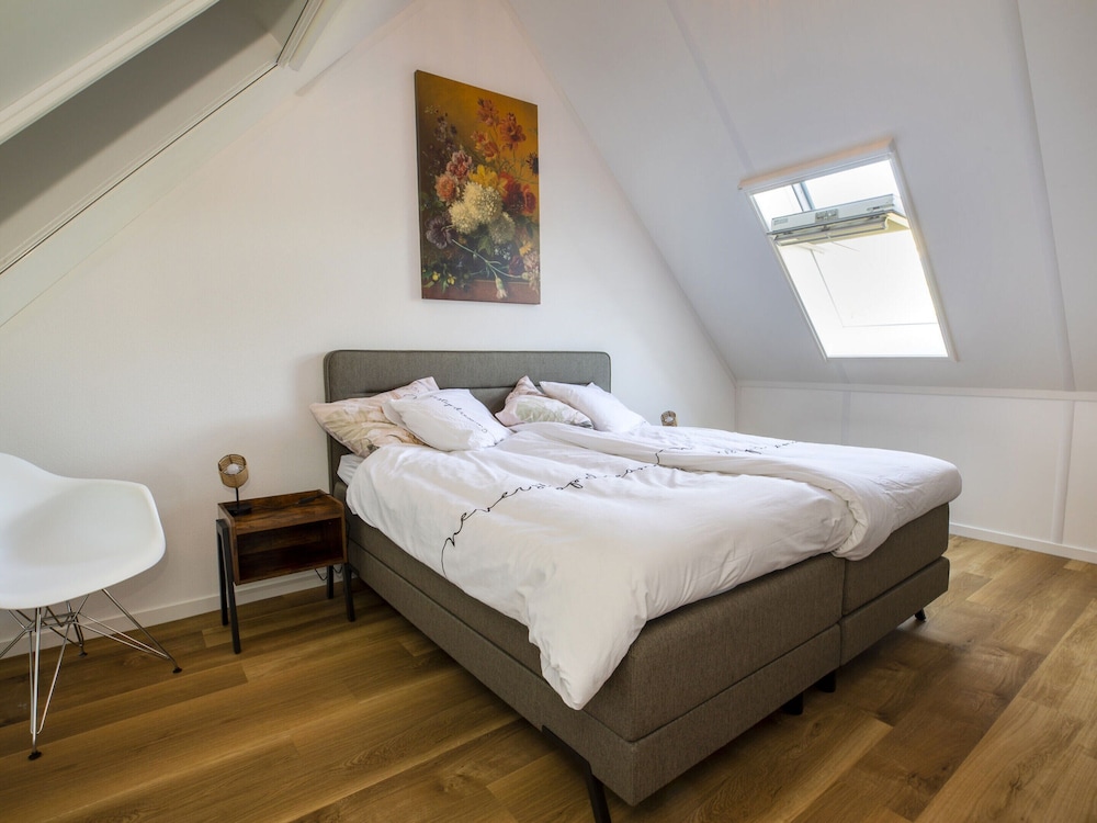 Villa photo 2