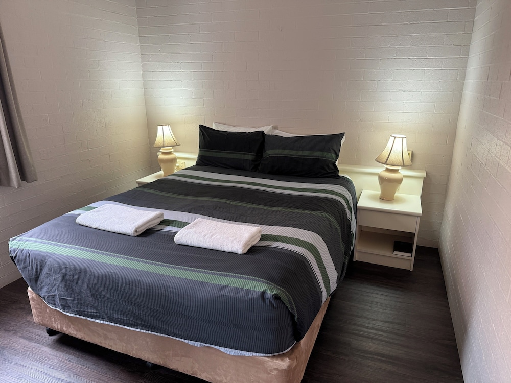 1 Bedroom Upstairs Suite photo 1