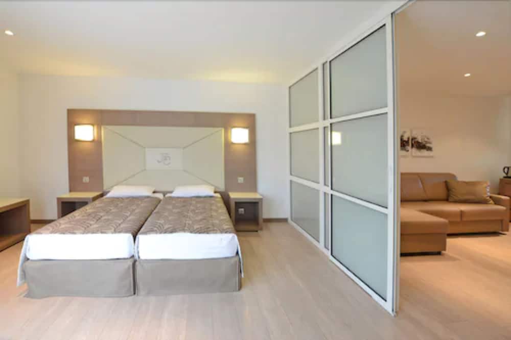 Quadruple Room, Terrace