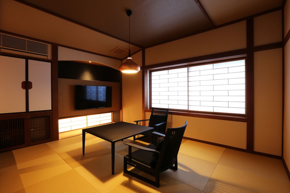 Twin Room - Photo 7